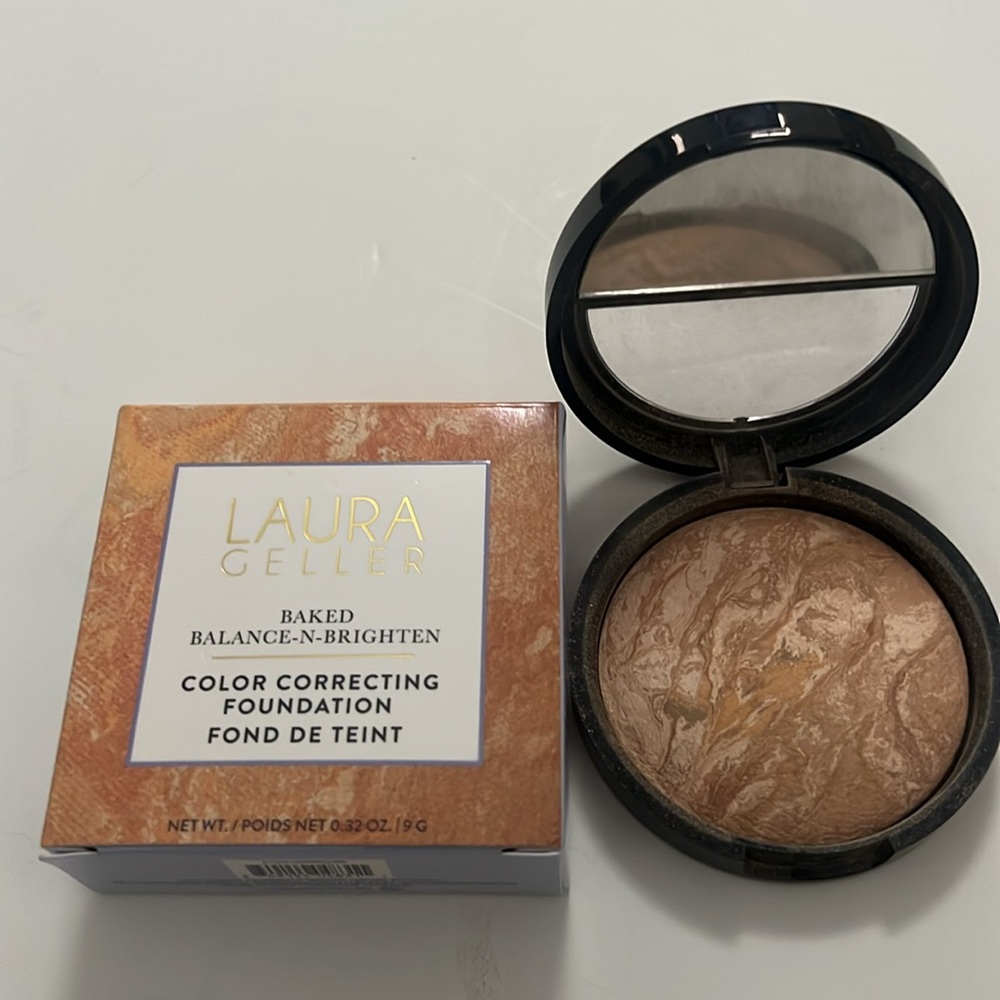 Laura Geller Baked Balance-N-Brighten Foundation Color correcting foundation‎